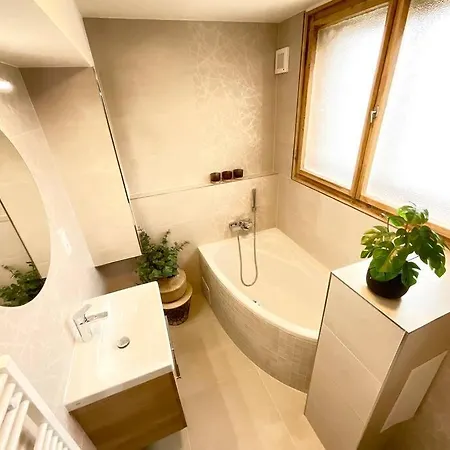 C.4 V Bankovnim Dome *